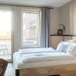 Bretterbude 3* בוסום
