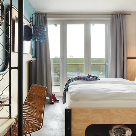 Otel Bretterbude